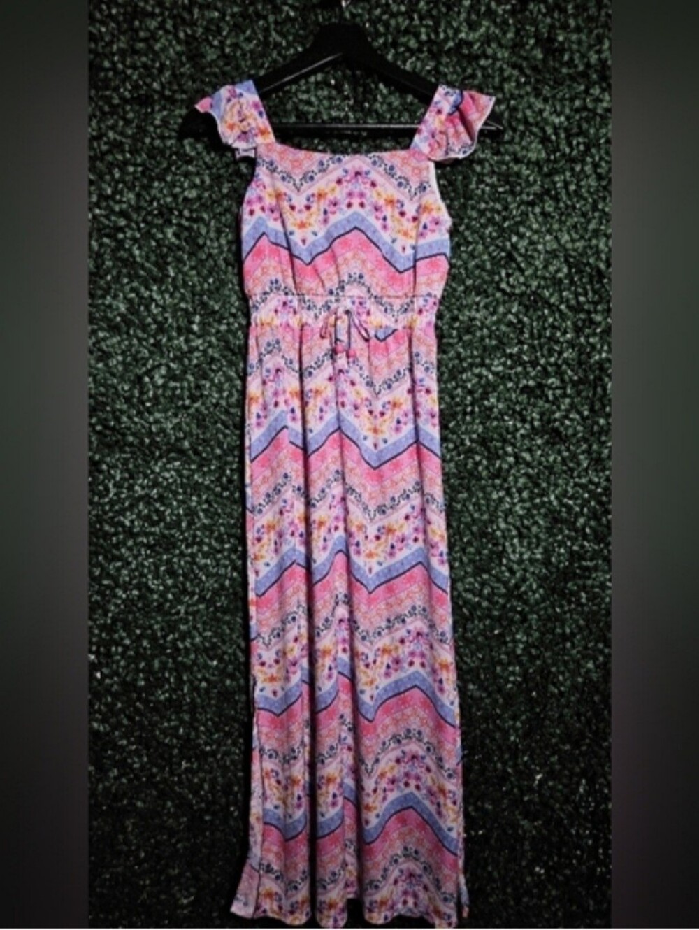4 Items ( 2 Dresses, Swim Top, & Shorts) Mix Of New & Used - Picture 6 of 6